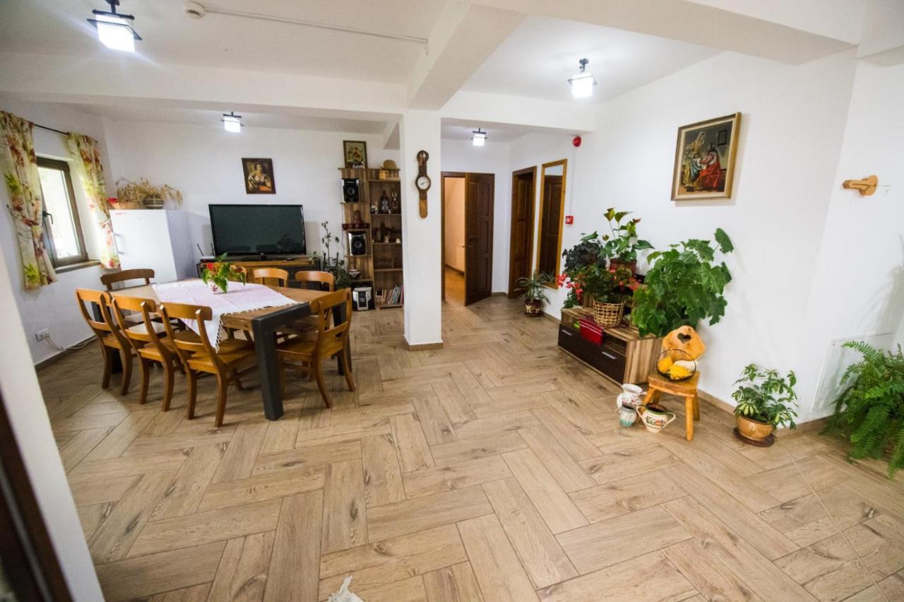 Pensiunea Dealul Cu Melci Vidra  Exterior foto